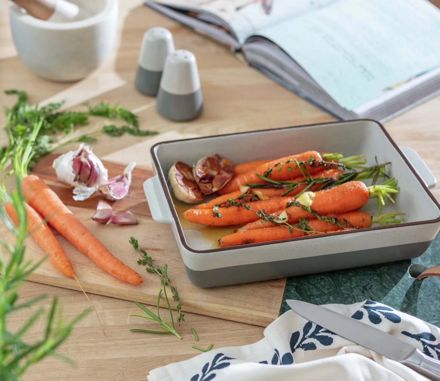 Habitat Speckle 29cm Medium Ceramic Roaster - Image 2