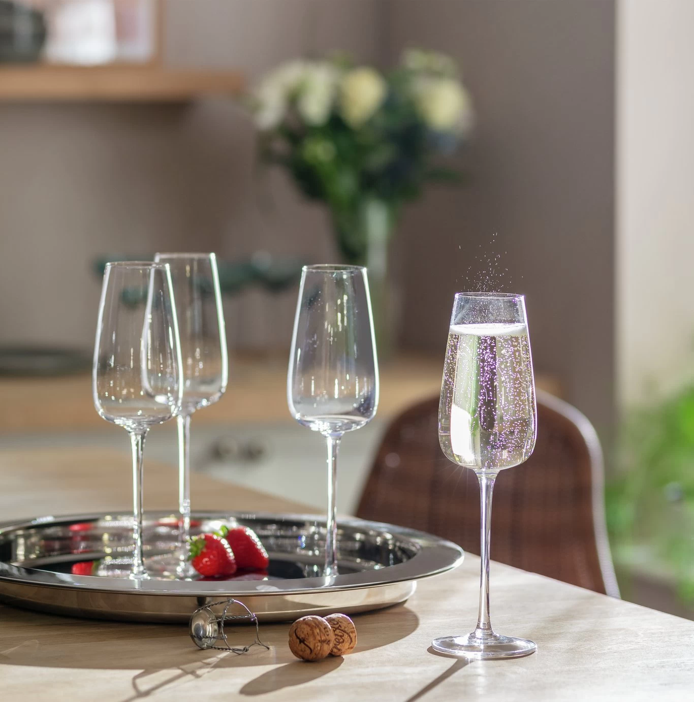 Habitat Apple Set Of 4 Champagne Flutes - Image 2