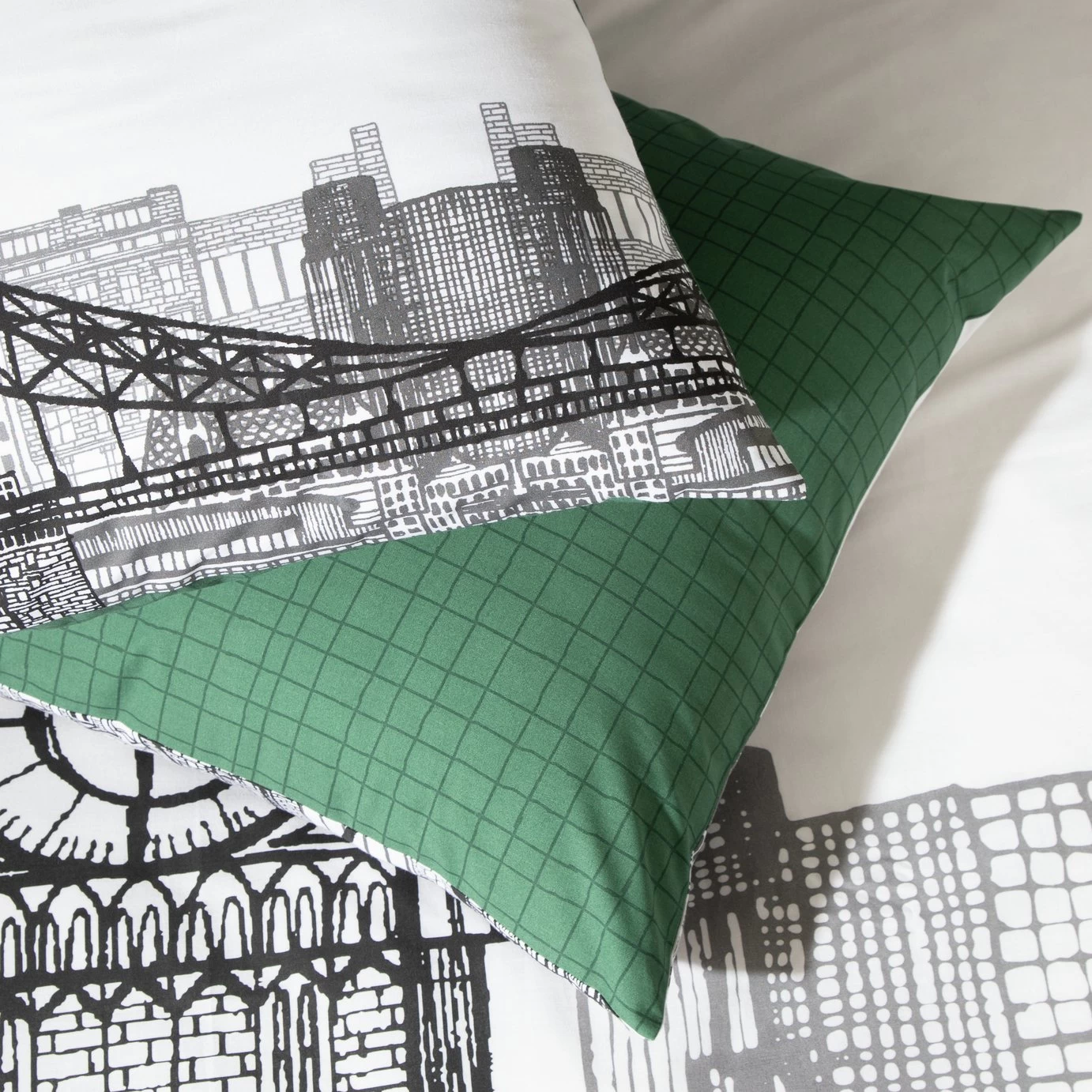 Habitat London Skyline Print Black &White Bedding Set-Single - Image 4