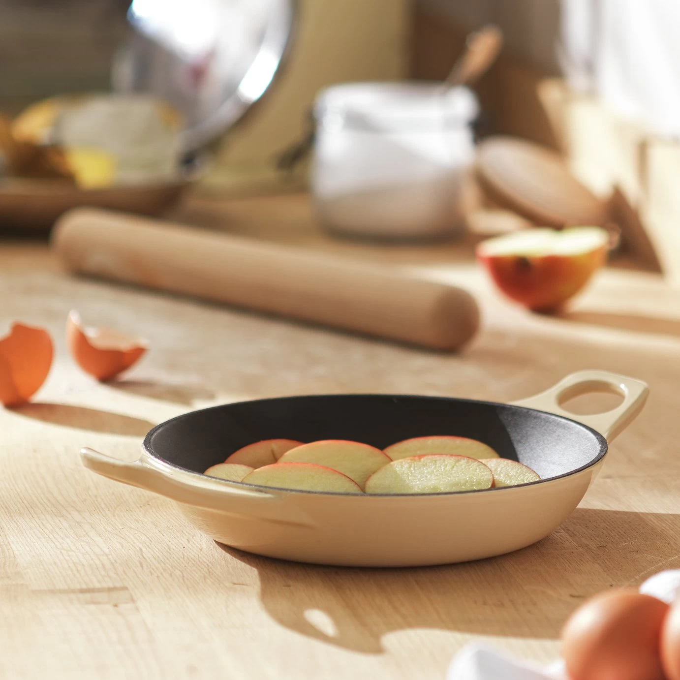 Habitat 20cm Small Round Cast Iron Oven Dish - Image 2