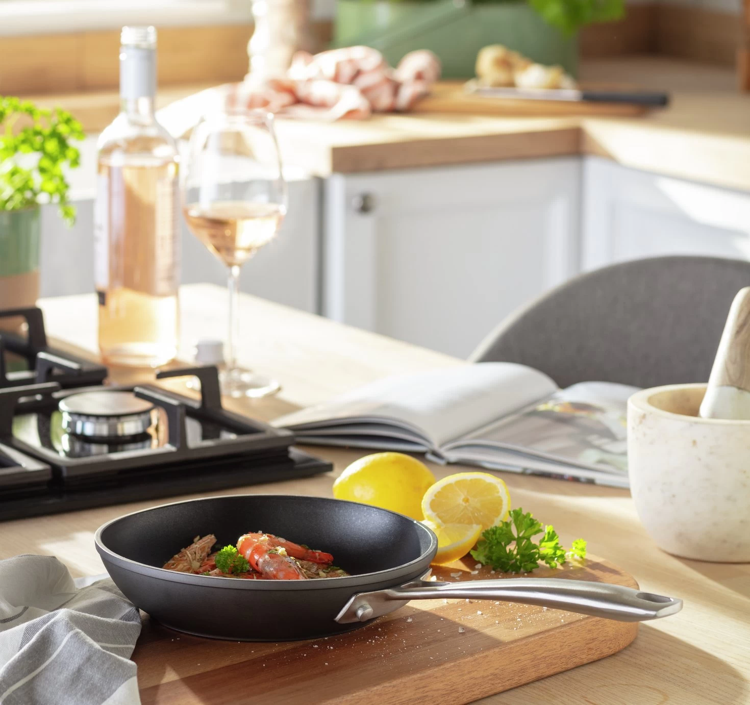 Habitat 20cm Hard Anodised Aluminium Frying Pan - Image 2